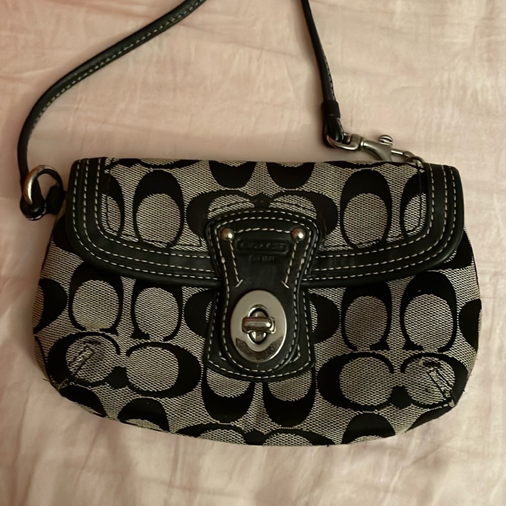 Coach wristlet. Excellent condition!